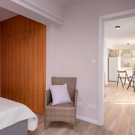 Big Sunny Terrace Hvar Apartment *